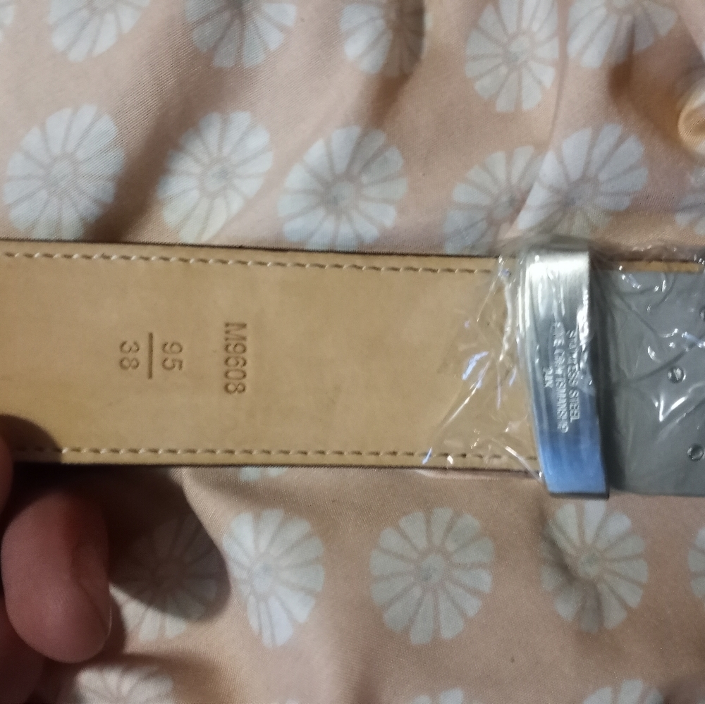 Authentic Womens Damier Louis Vuitton Belt - Picture 6 of 9